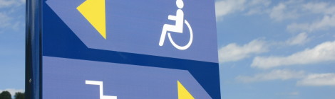 Symbole Rollstuhl und Treppe