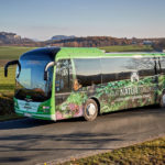 Kein neuer Flixbus! Der "Naturbus" präsentiert sich in charmantem Grün vor der Festung Königstein. Inzwischen ist er im Linienbetrieb unterwegs.