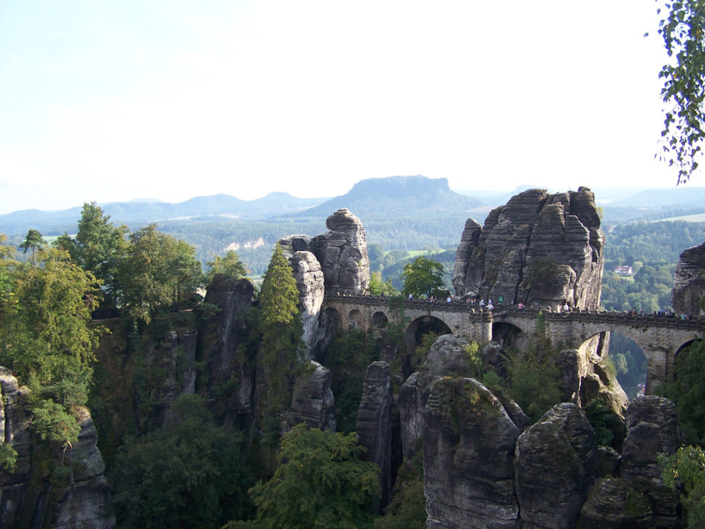Basteibrücke zwischen Felstürmen