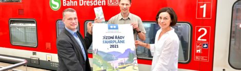 (Deutsch) Der Nahverkehr steht bereit mit dem neuen touristischen Fahrplan für die Sächsisch – Böhmische Schweiz