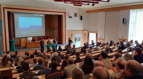 Foto: R. Coordes, Sachsenforst Rund 200 forstliche Fachleute diskutieren die Möglichkeiten der Waldbrandprävention beim Tag von Sachsenforst in Dresden/Pillnitz
