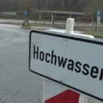 Bei reichlich Hochwasser steht dann auch der Elbkai Bad Schandau für den Busverkehr nicht mehr zur Verfügung.